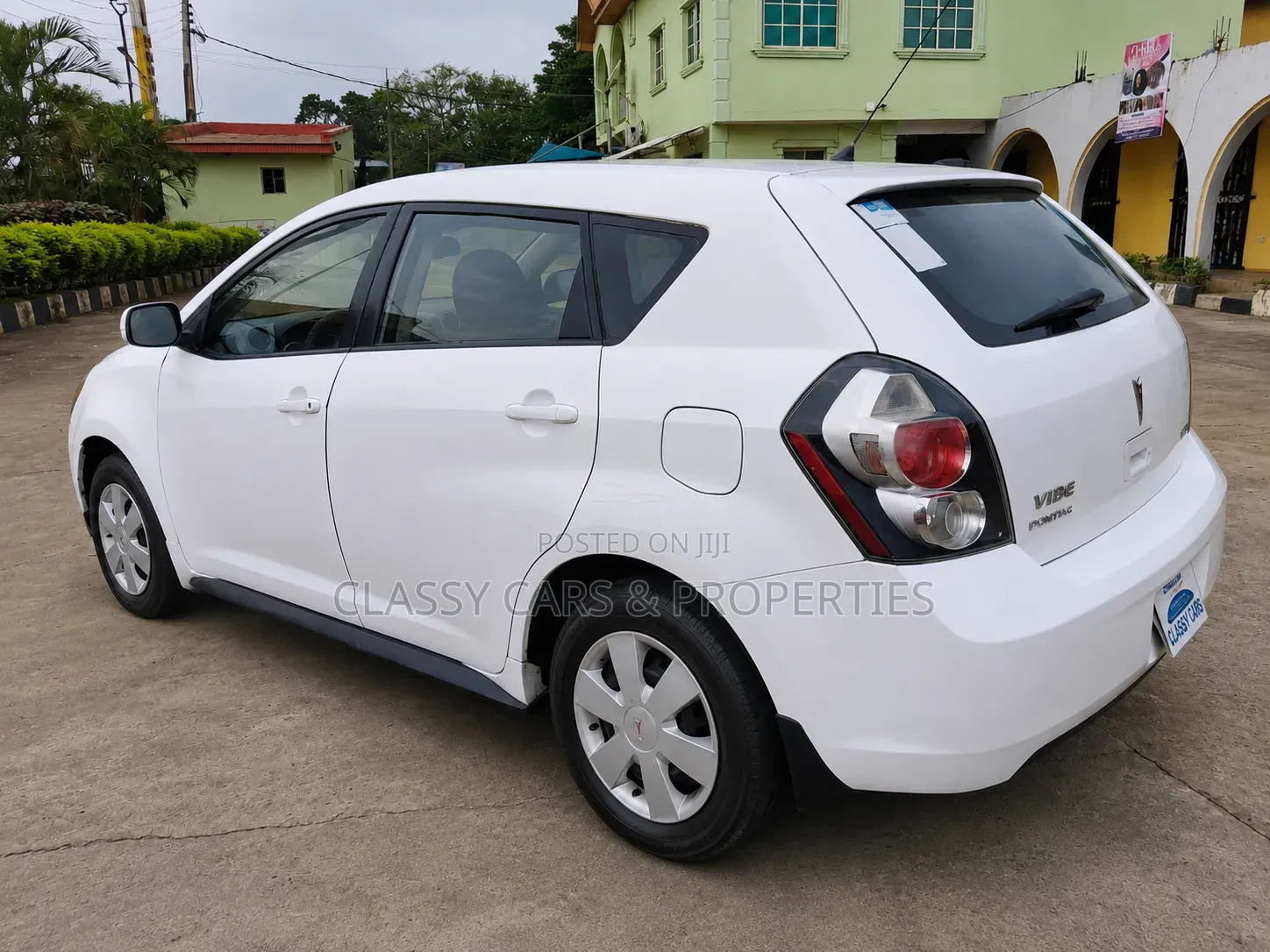 Pontiac Vibe 2009 White