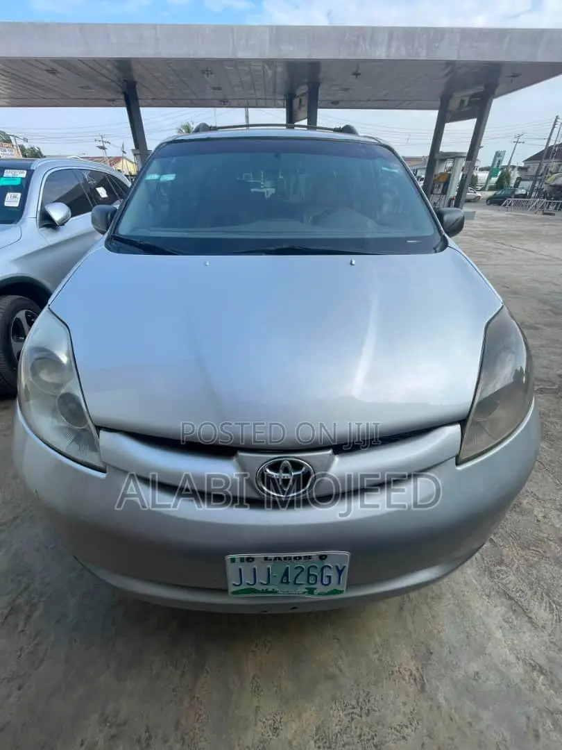 Toyota Sienna LE AWD 2006 Silver