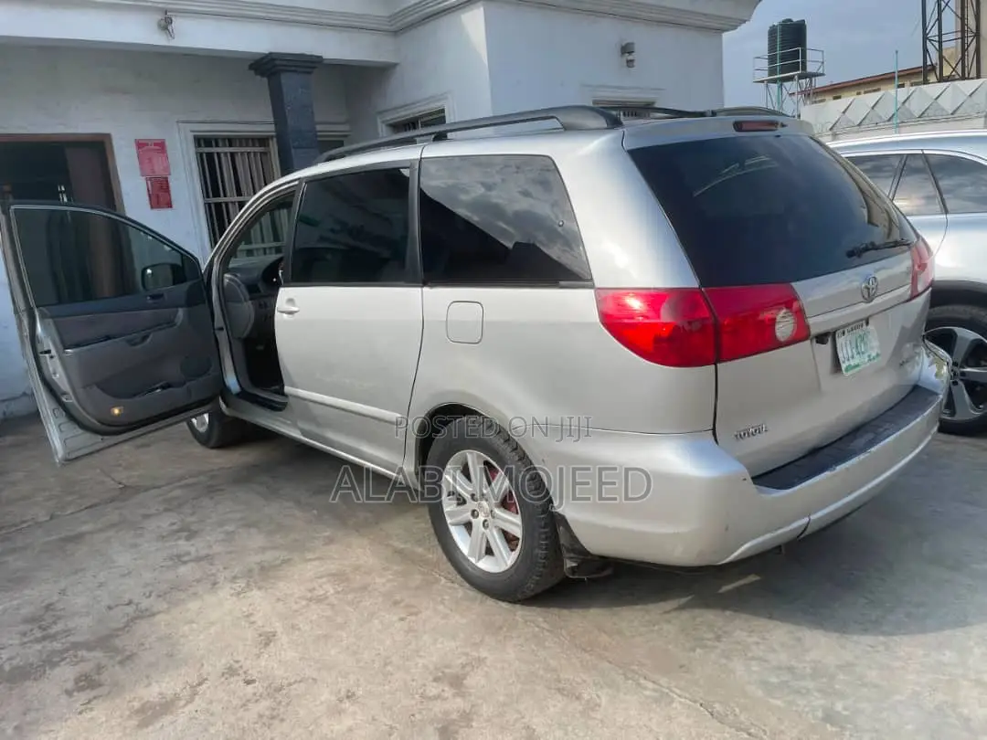 Toyota Sienna LE AWD 2006 Silver