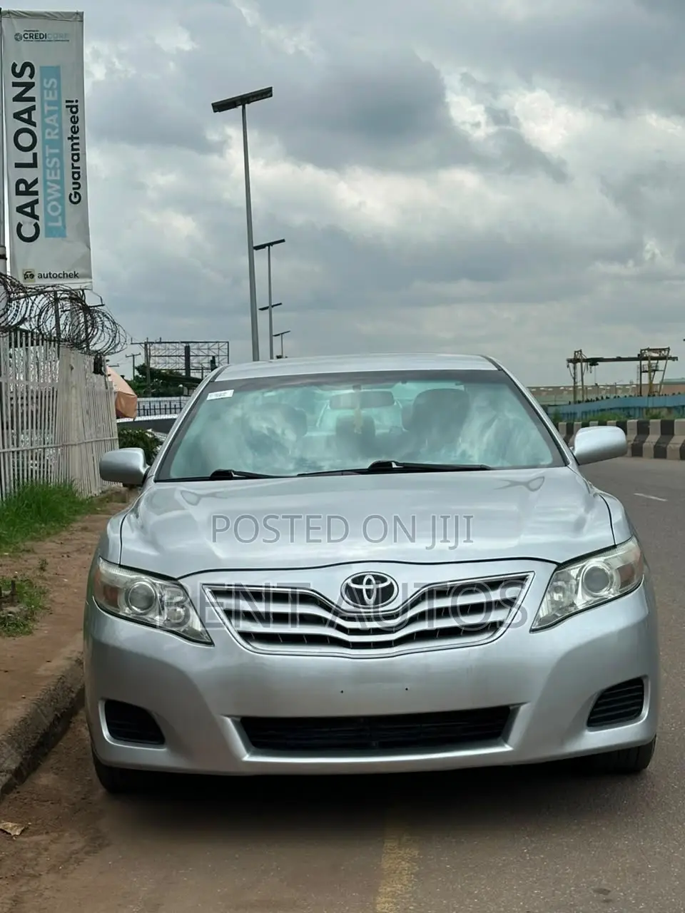 Toyota Camry LE 4dr Sedan (2.5L 4cyl 6AM) 2010 Silver