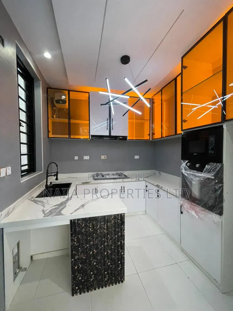 4bdrm Duplex in Orchid, Ikota for rent