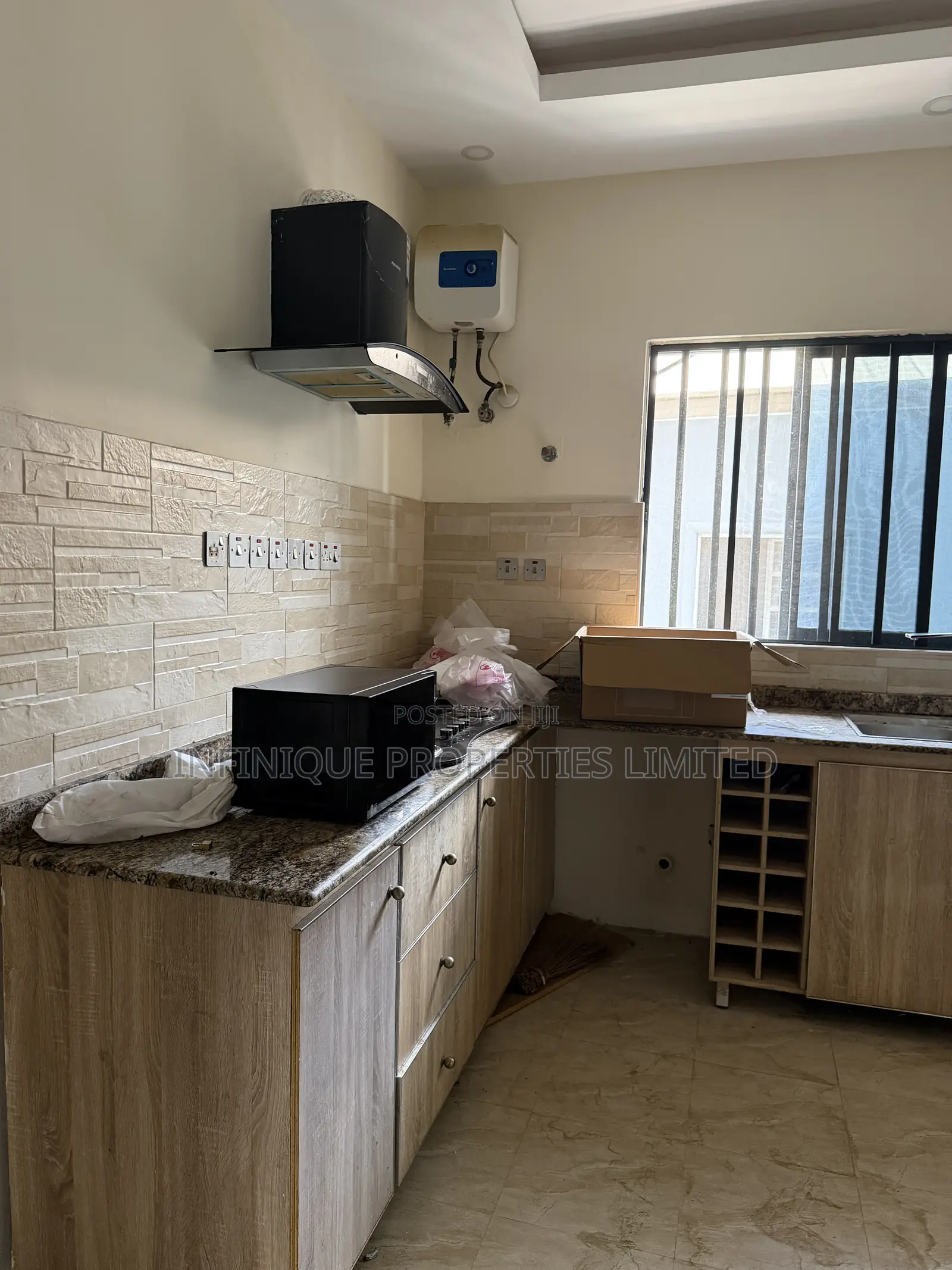 3bdrm Apartment in Lekki Phase 1 for rent