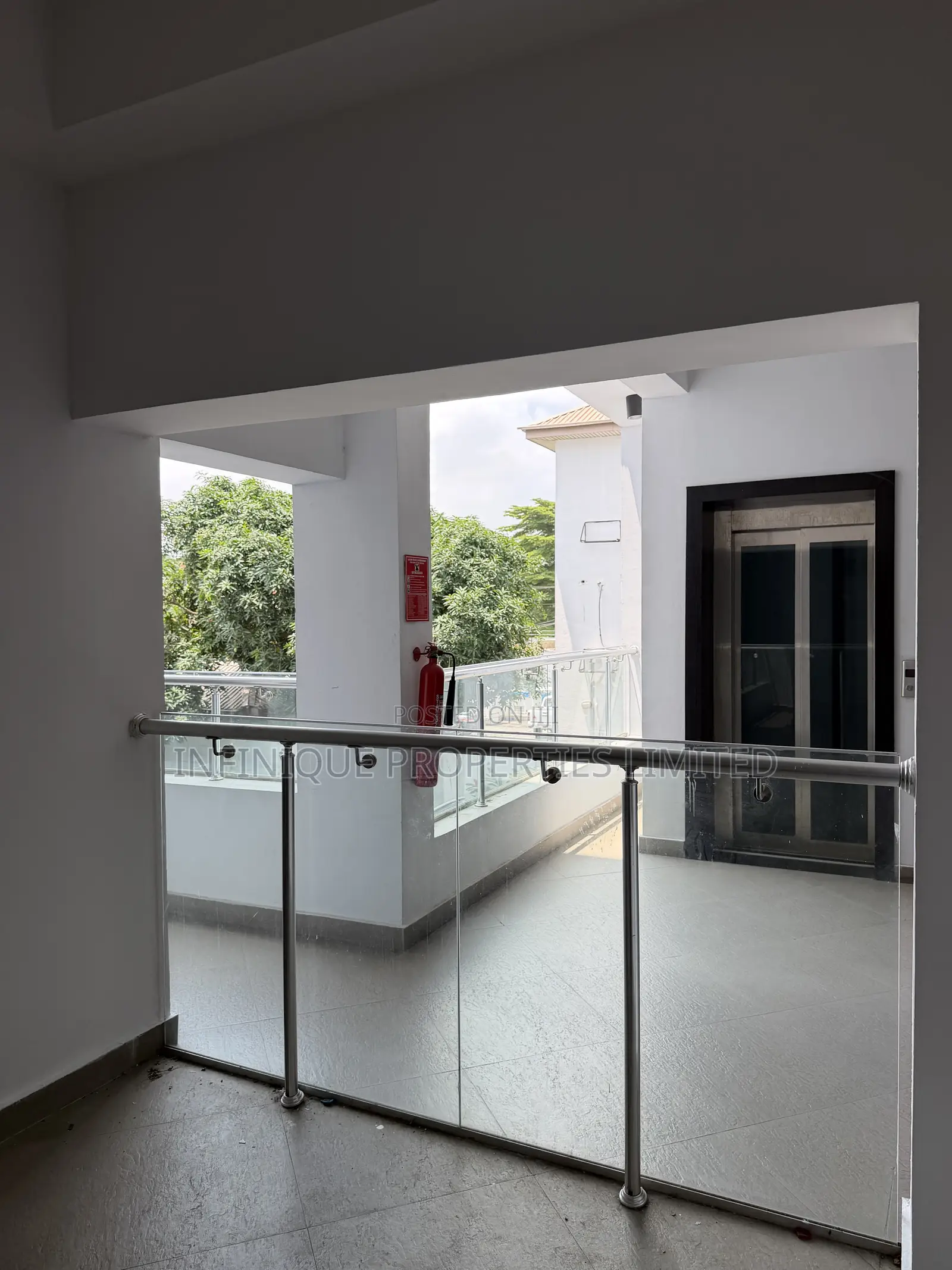 3bdrm Apartment in Lekki Phase 1 for rent