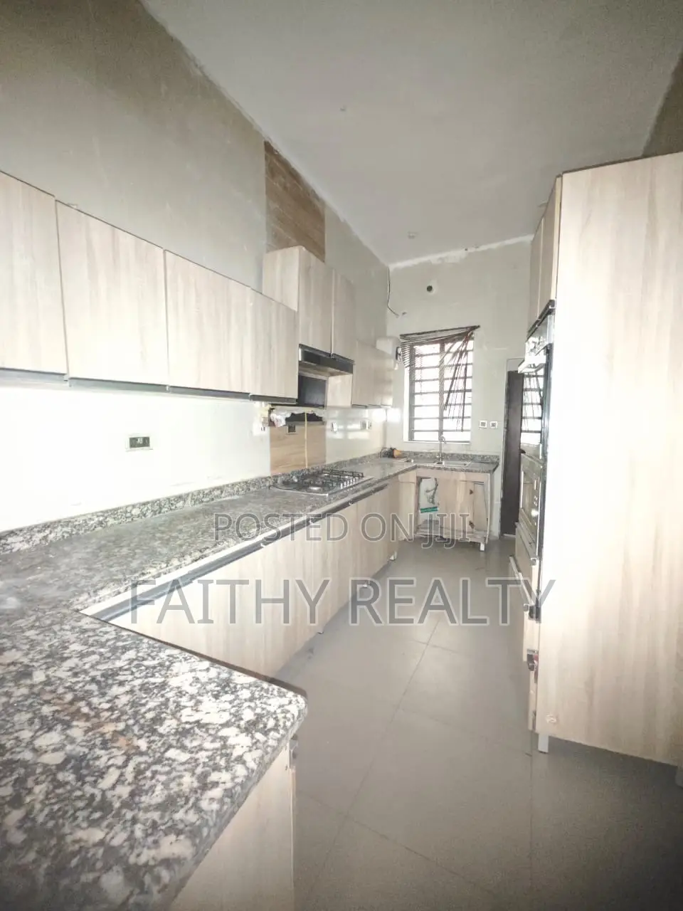 4bdrm Duplex in Vgc for rent