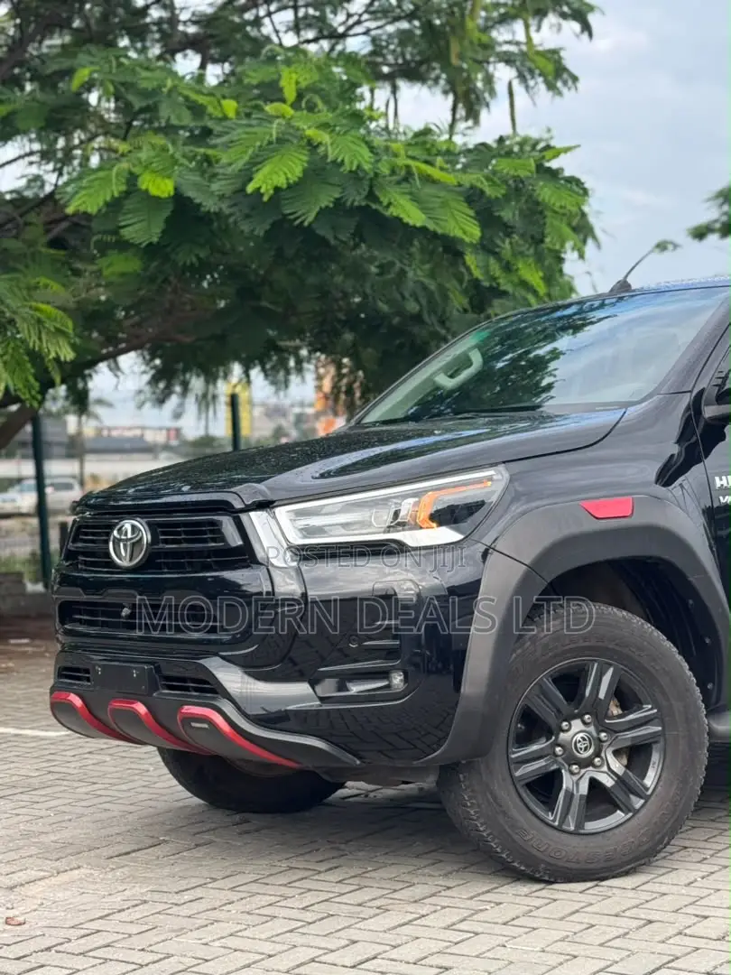 Toyota Hilux 2020 Black
