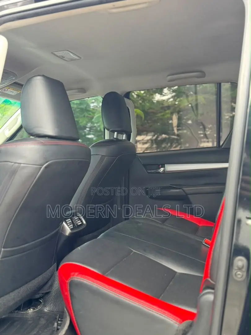 Toyota Hilux 2020 Black