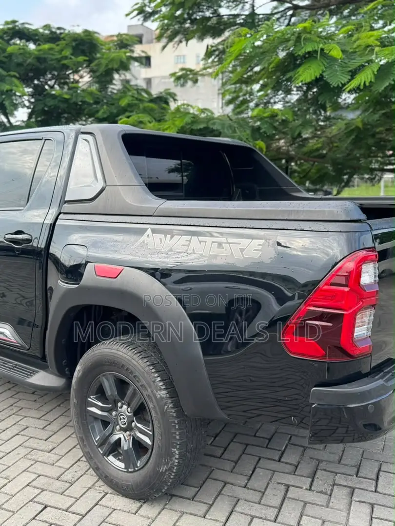 Toyota Hilux 2020 Black