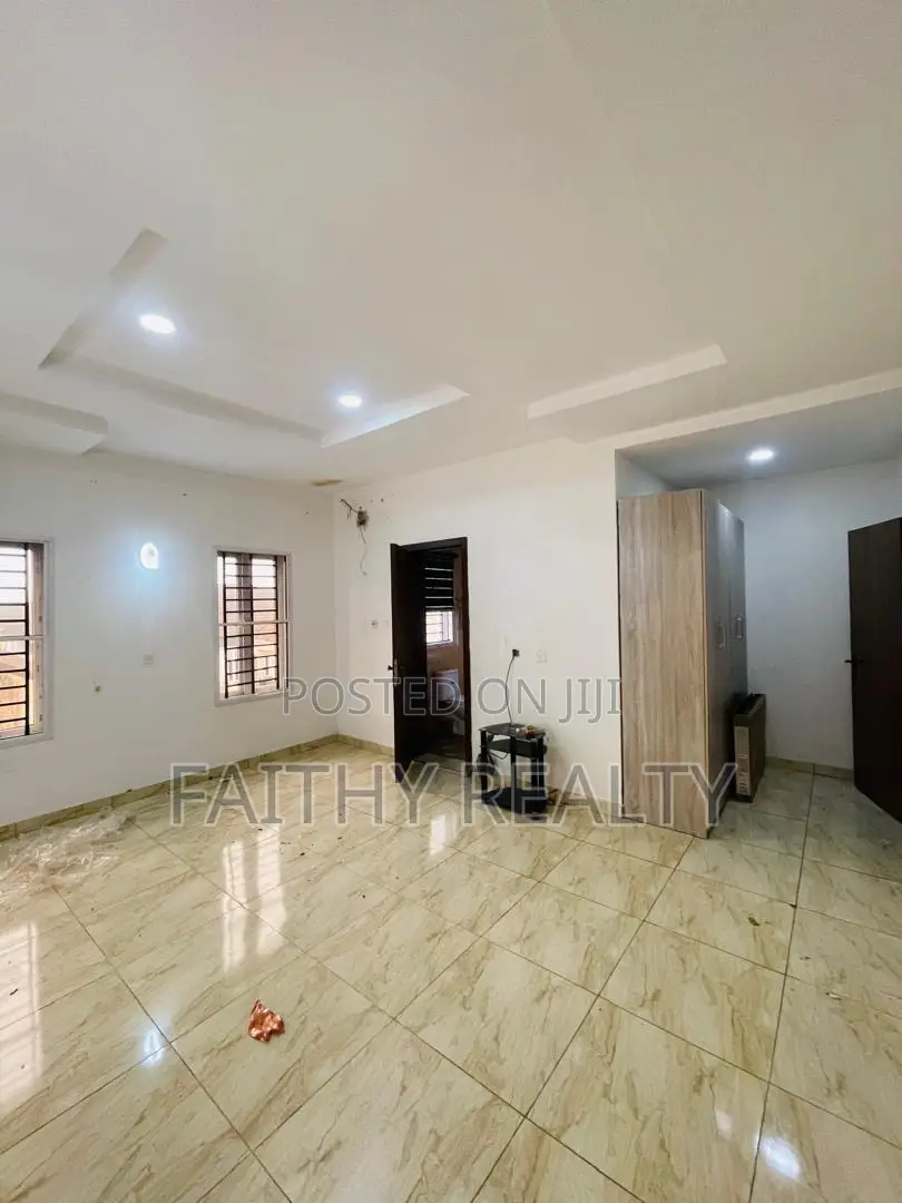 4bdrm Duplex in Ikota for rent