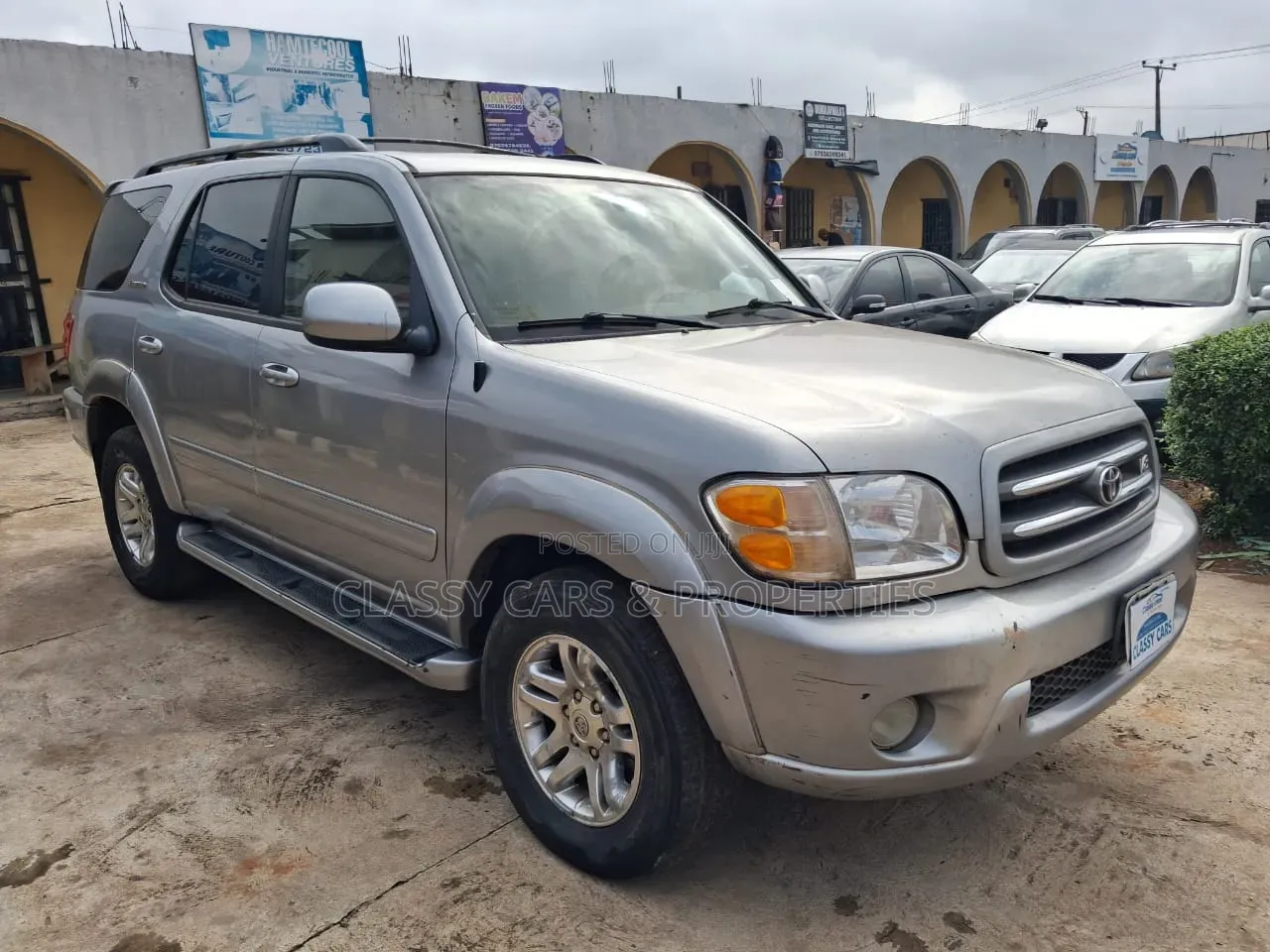 Toyota Sequoia Limited 4dr SUV 4WD (4.7L 8cyl 4A) 2004 Gray