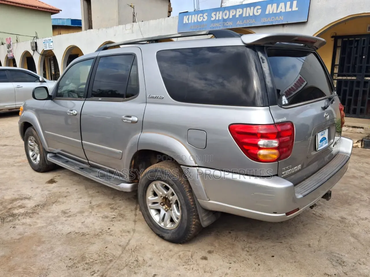 Toyota Sequoia Limited 4dr SUV 4WD (4.7L 8cyl 4A) 2004 Gray