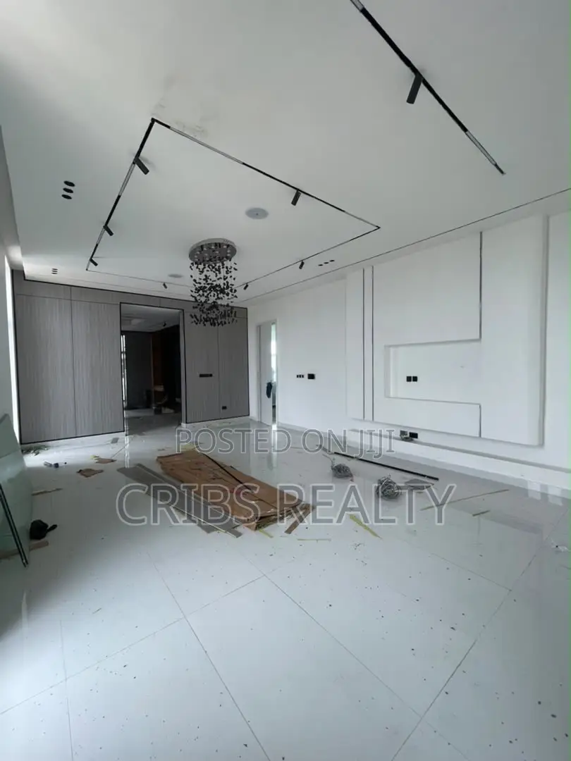 6bdrm Duplex in Osapa london for sale