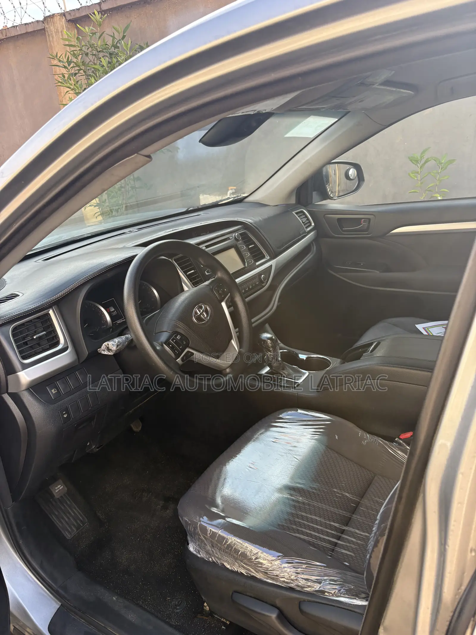 Toyota Highlander LE 2019 Silver