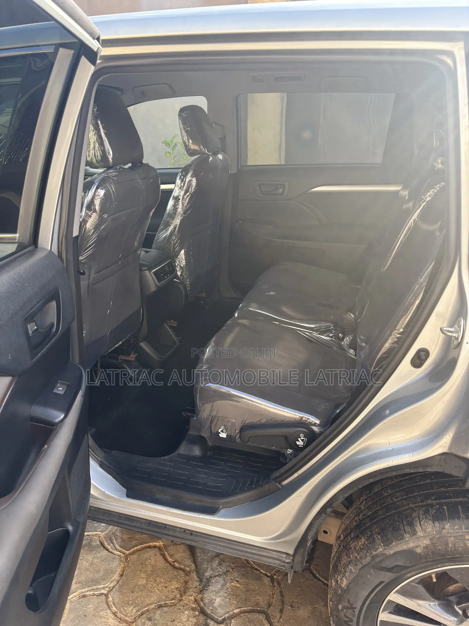 Toyota Highlander LE 2019 Silver