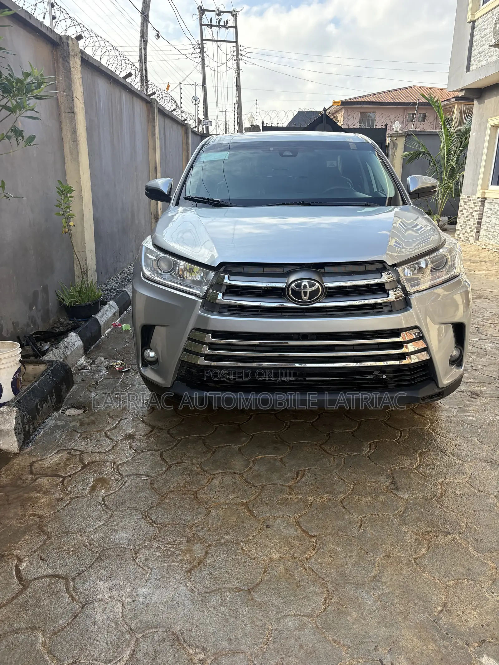 Toyota Highlander LE 2019 Silver