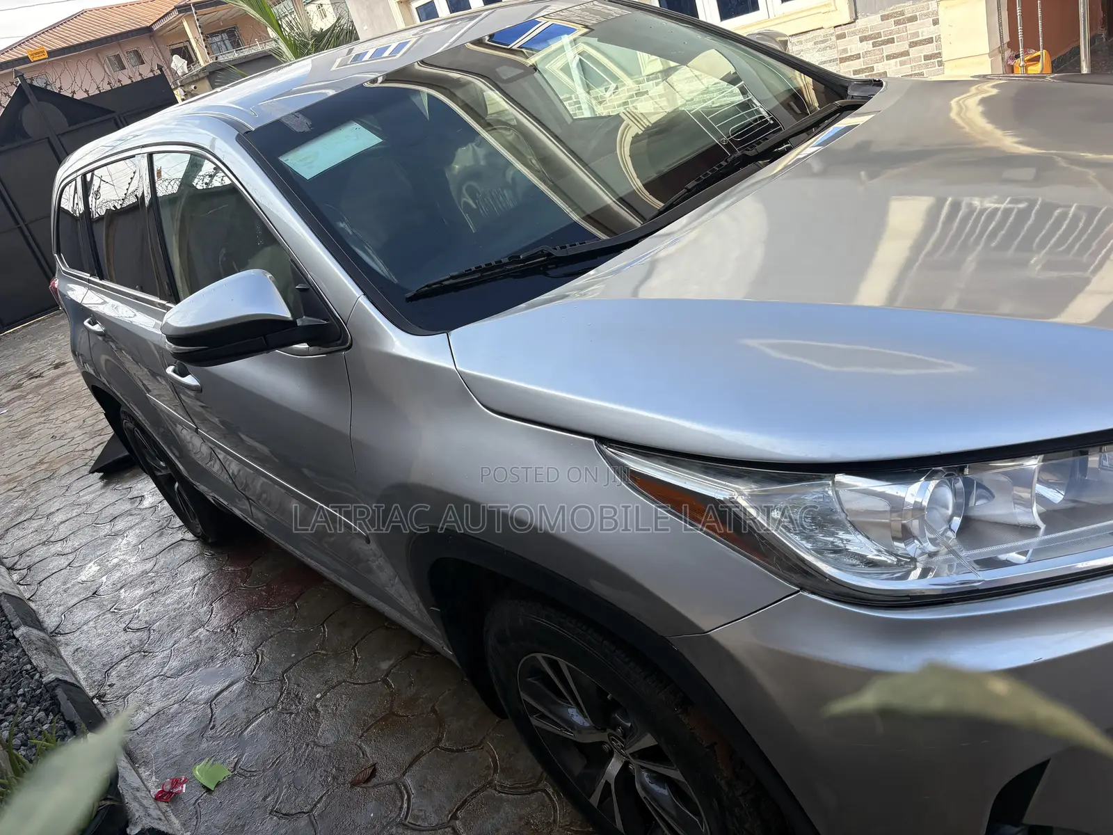 Toyota Highlander LE 2019 Silver