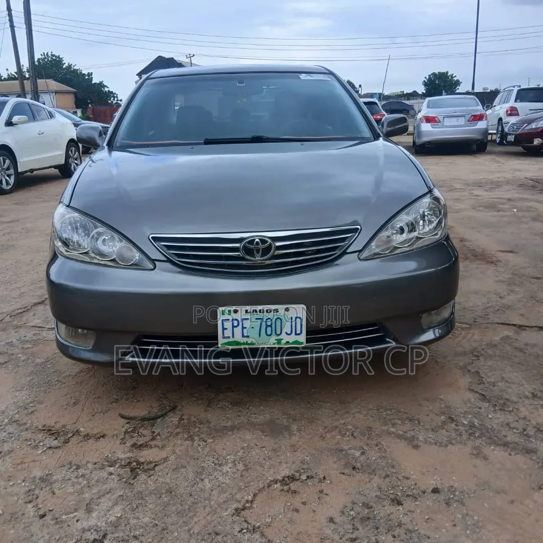 Toyota Camry 2006 Gray