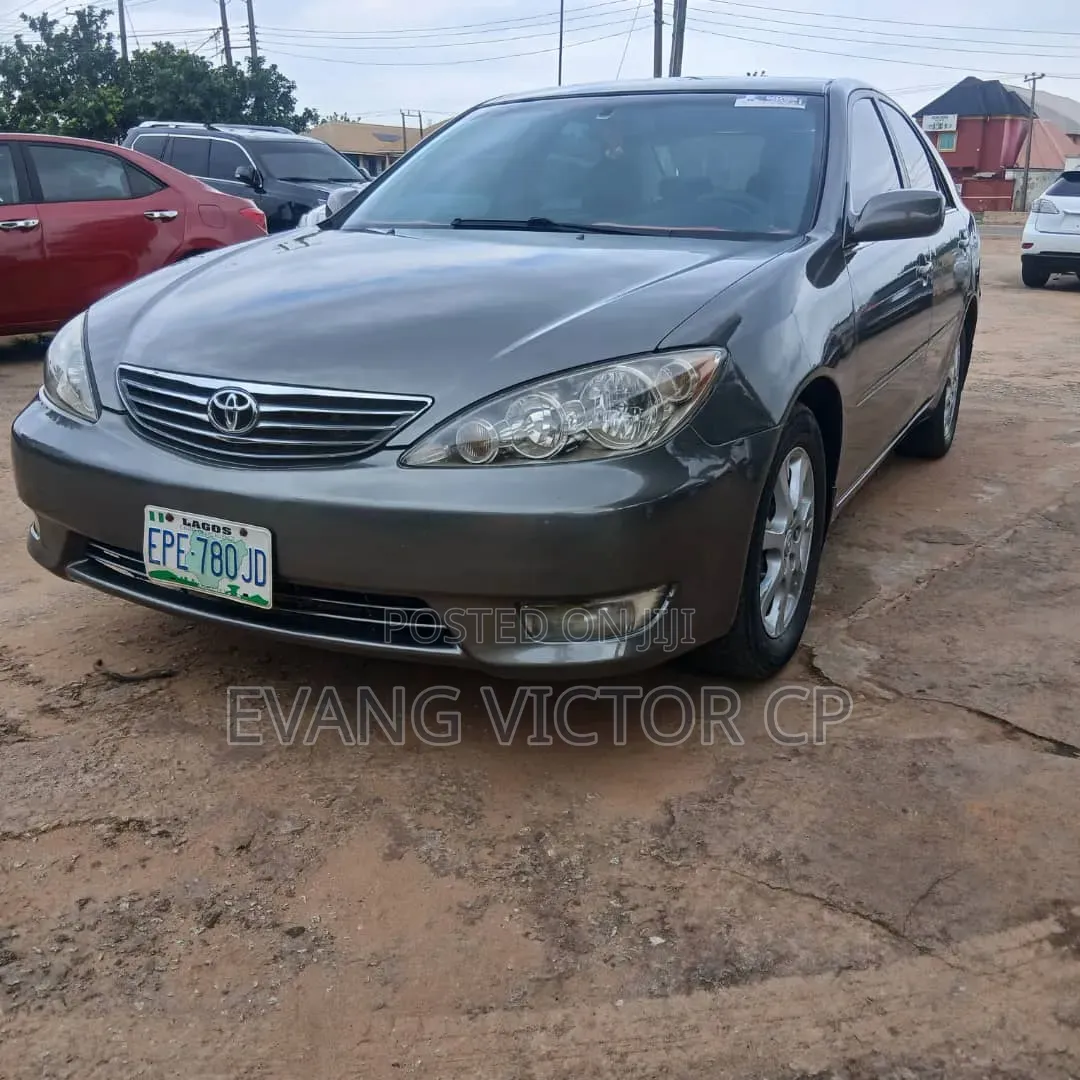 Toyota Camry 2006 Gray