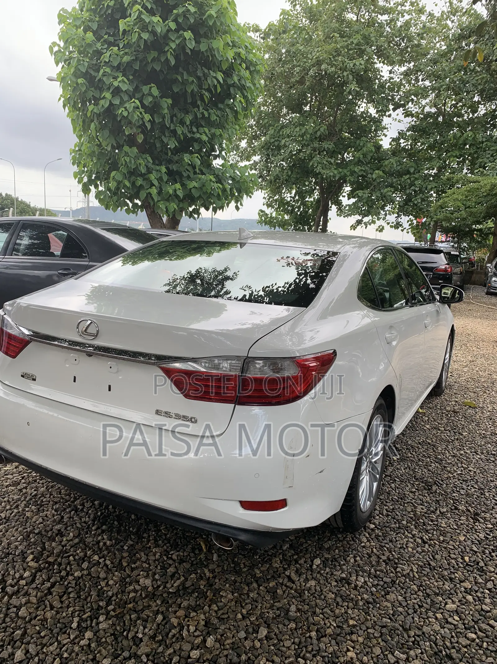 Lexus ES 350 FWD 2015 White