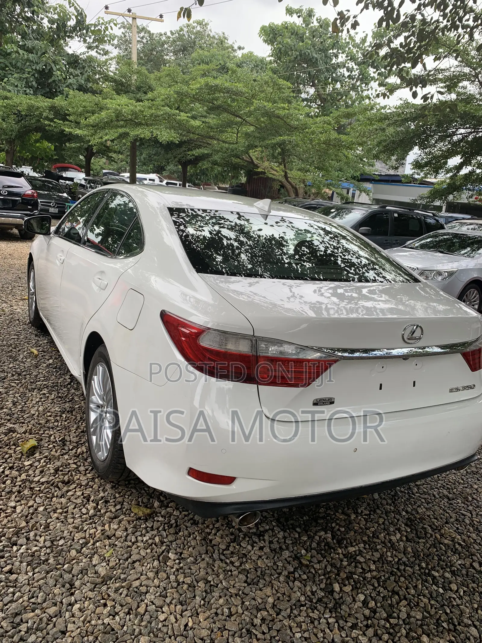 Lexus ES 350 FWD 2015 White