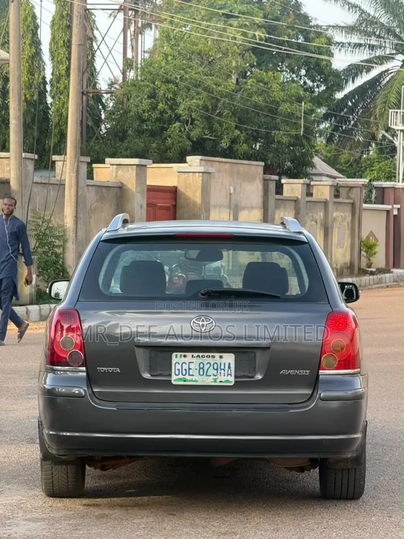 Toyota Avensis 2007 Gray