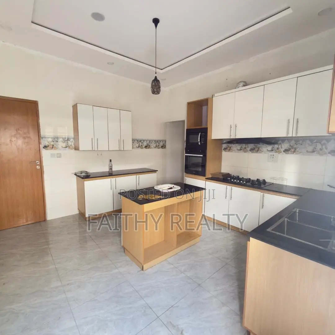 1bdrm Apartment in Ikota for rent