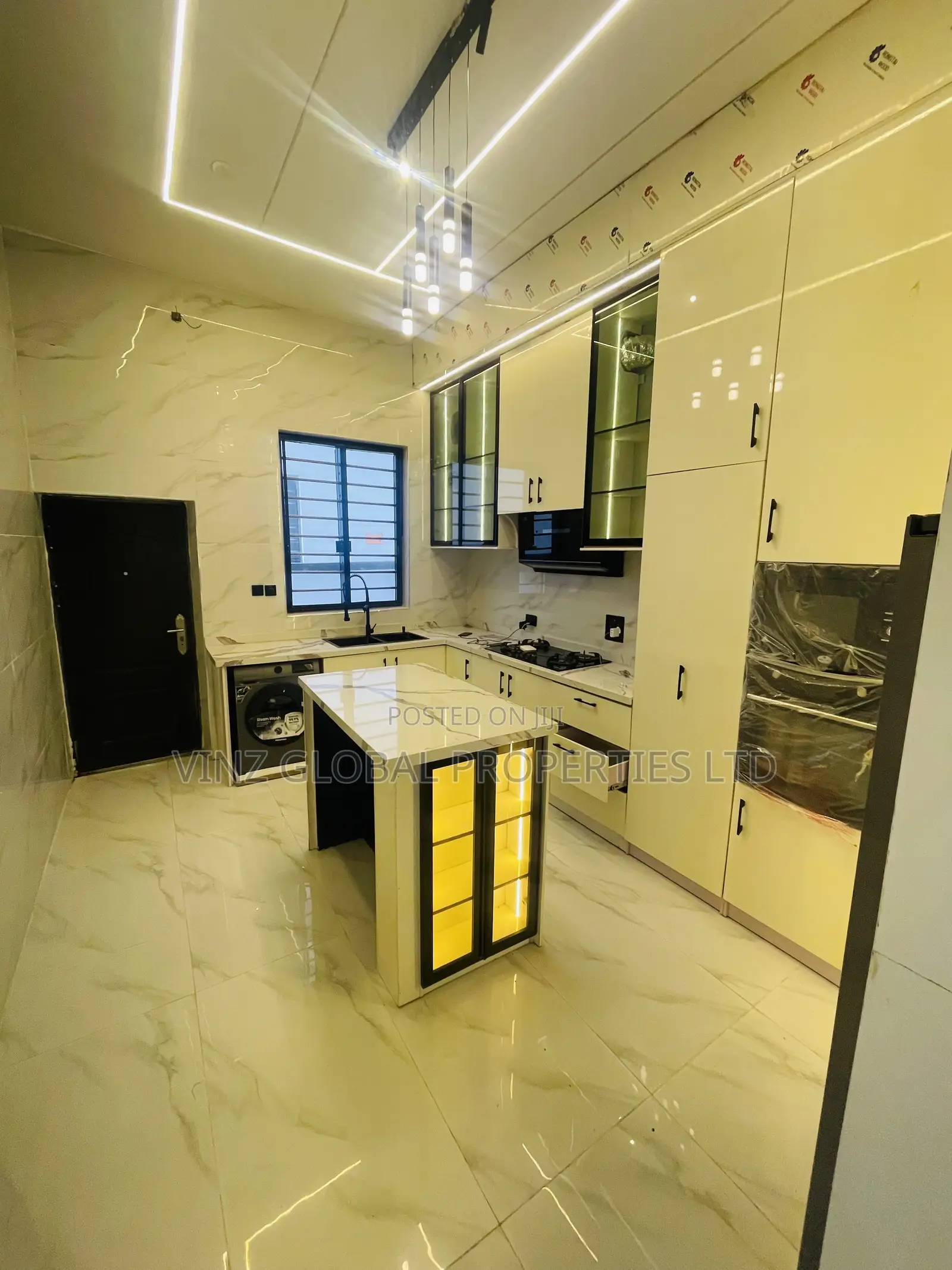 5bdrm Duplex in Lekki for sale