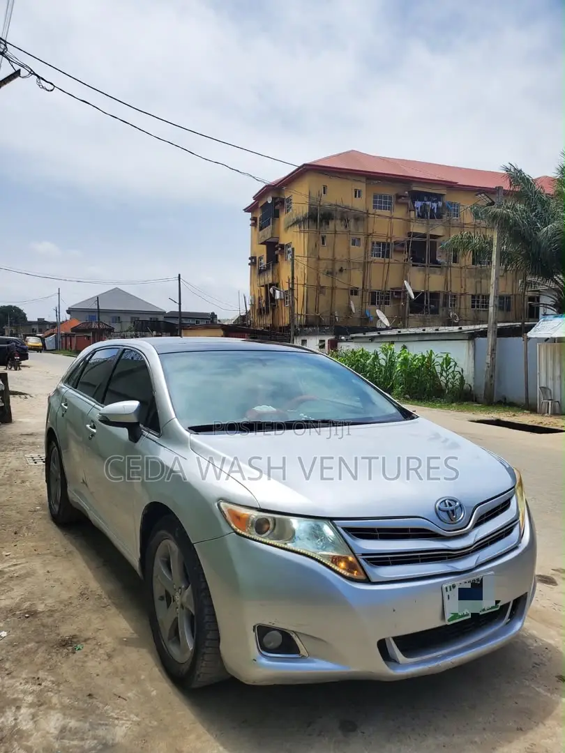 Toyota Venza XLE 2013 Silver