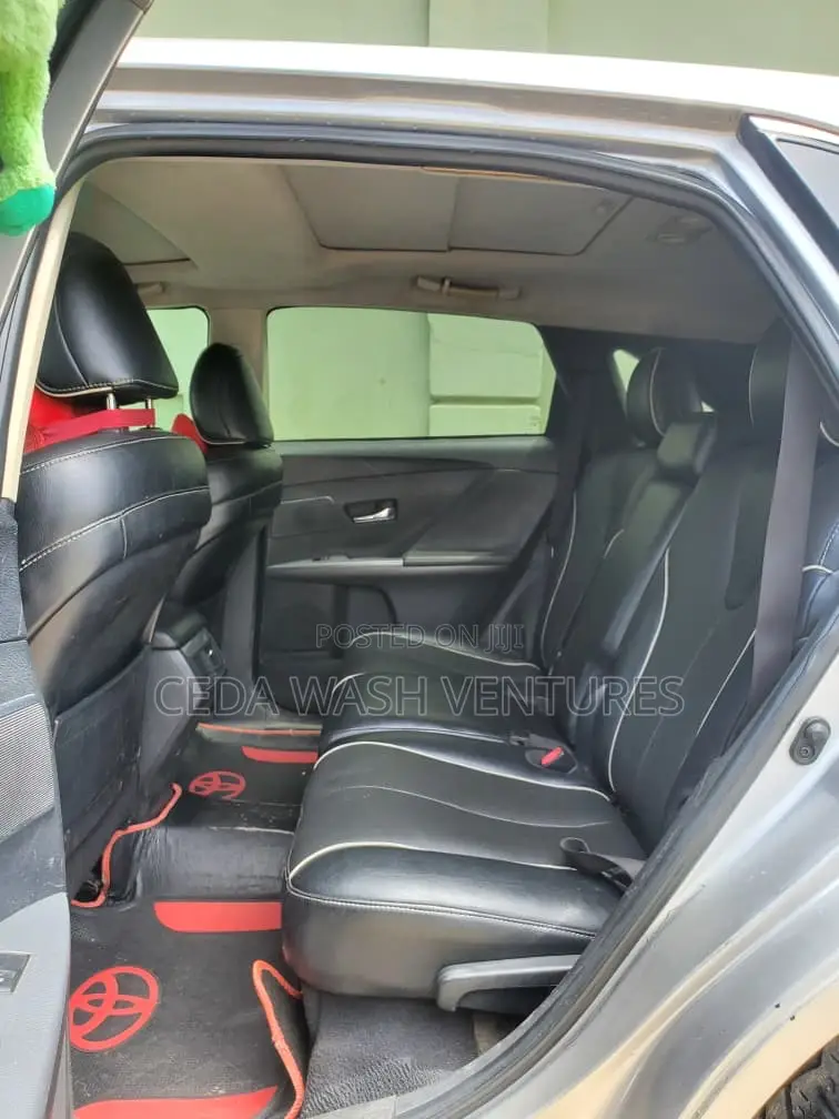 Toyota Venza XLE 2013 Silver