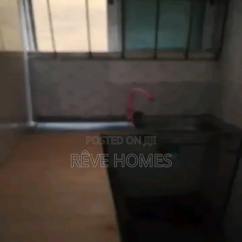 Mini Flat in Adekunle for rent