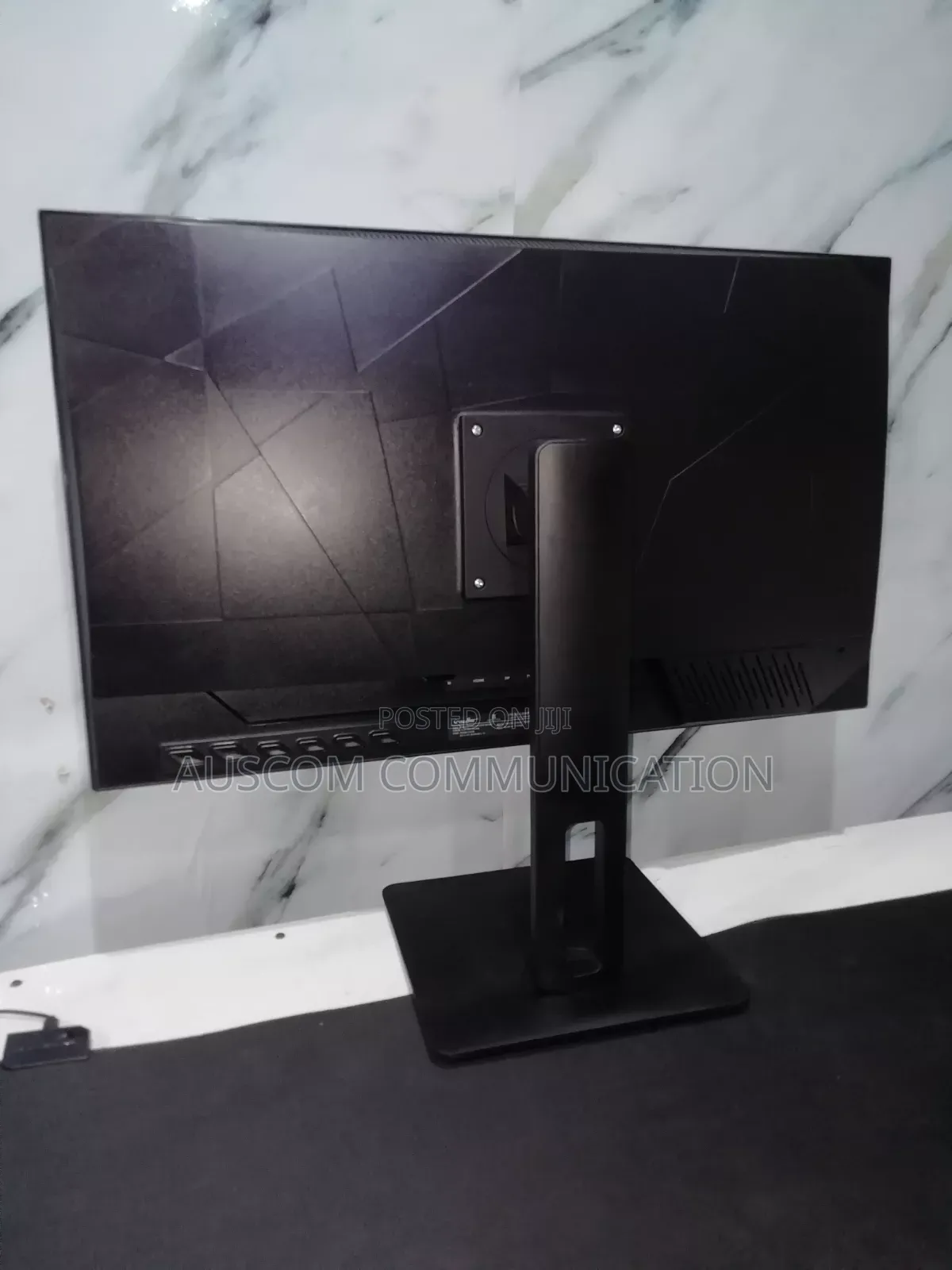 Crossover 27" UHD3840X2160 IPS 16:9 Ratio 60HZ Refresh Rate USB-C Port