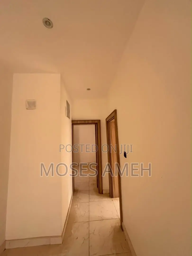 5bdrm Duplex in Idu for sale
