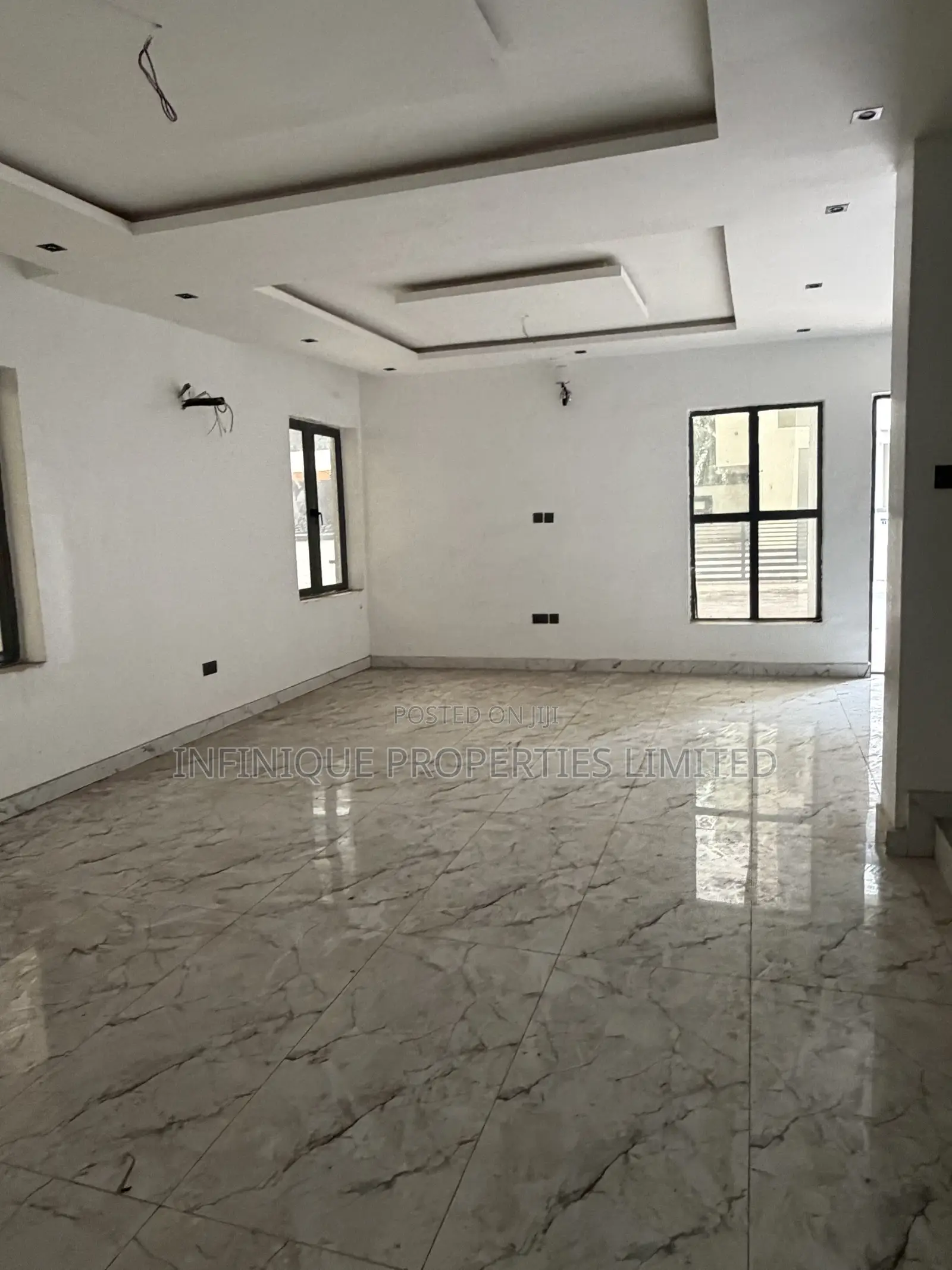 4bdrm Duplex in Shonibare Estate, Maryland for sale
