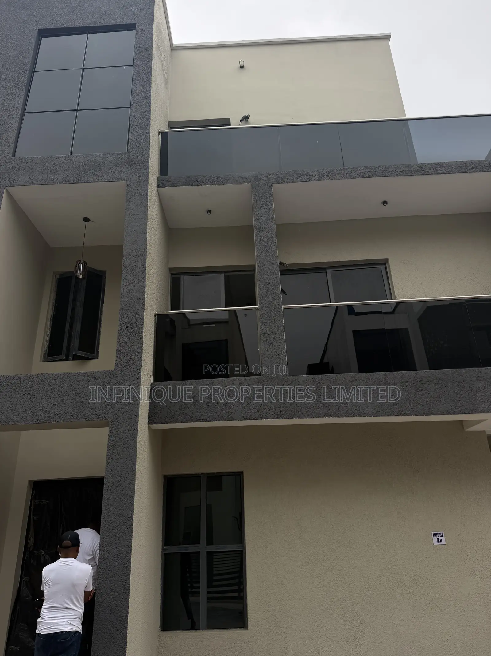 4bdrm Duplex in Shonibare Estate, Maryland for sale