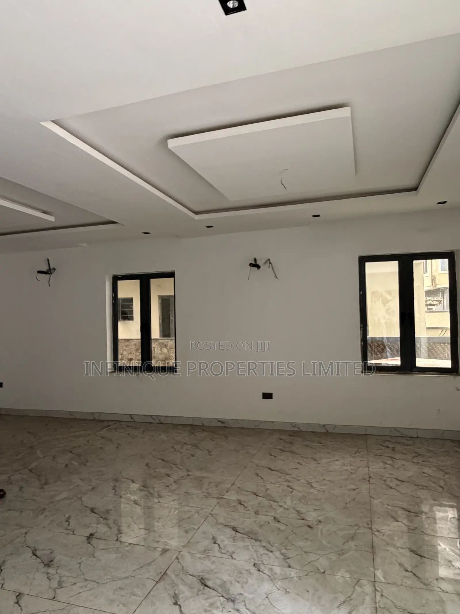 4bdrm Duplex in Shonibare Estate, Maryland for sale