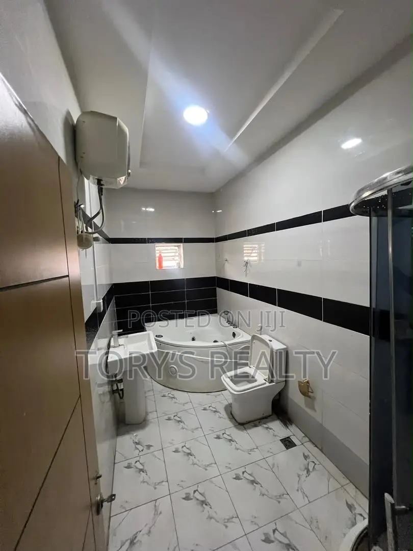 1bdrm Apartment in Lekki Phase 2 for rent