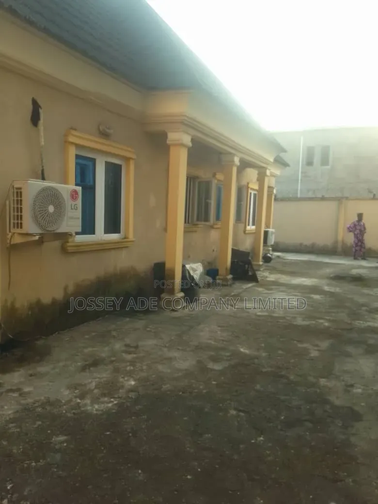Furnished 1bdrm Bungalow in Ipaja Road for sale
