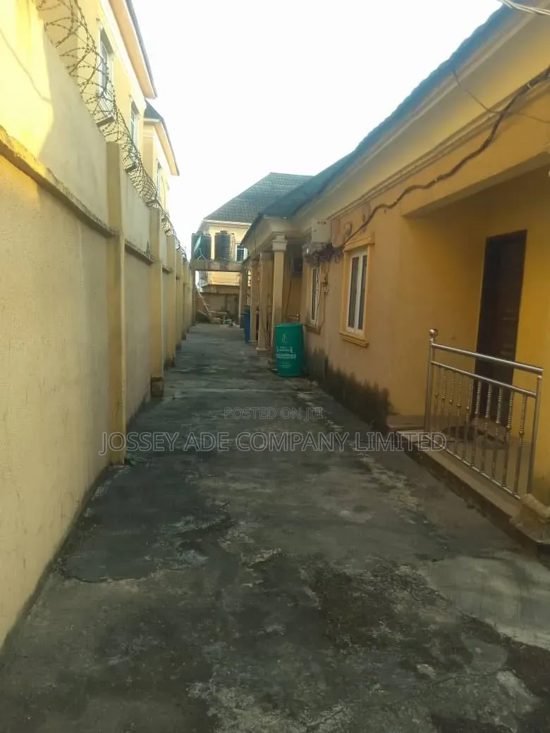 Furnished 1bdrm Bungalow in Ipaja Road for sale