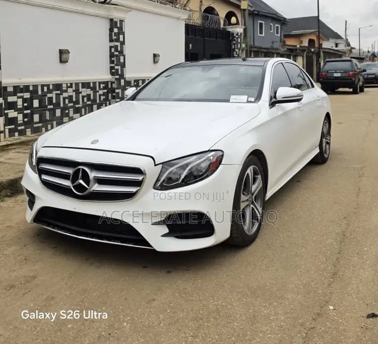 Mercedes-Benz E300 4Matic AWD Sedan (2.0L 4cyl 9A) 2017 White