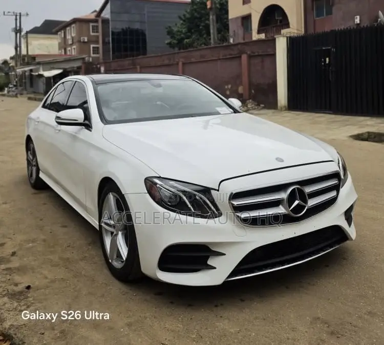 Mercedes-Benz E300 4Matic AWD Sedan (2.0L 4cyl 9A) 2017 White