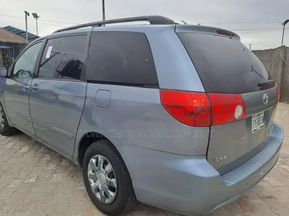 Toyota Sienna 2006 Gray