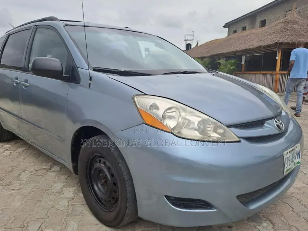 Toyota Sienna 2006 Gray