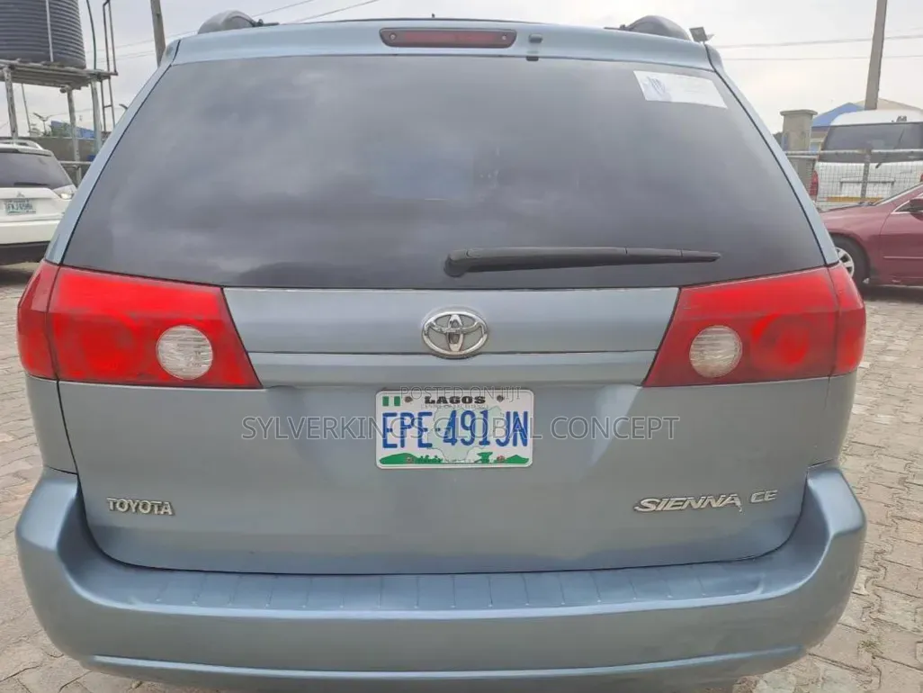 Toyota Sienna 2006 Gray
