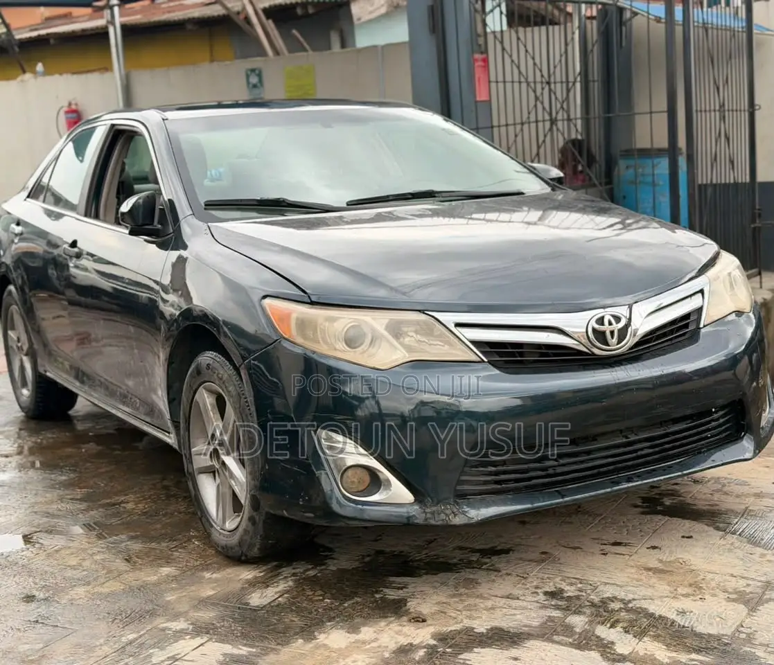 Toyota Camry LE 4dr Sedan (2.5L 4cyl 6A) 2013 Black