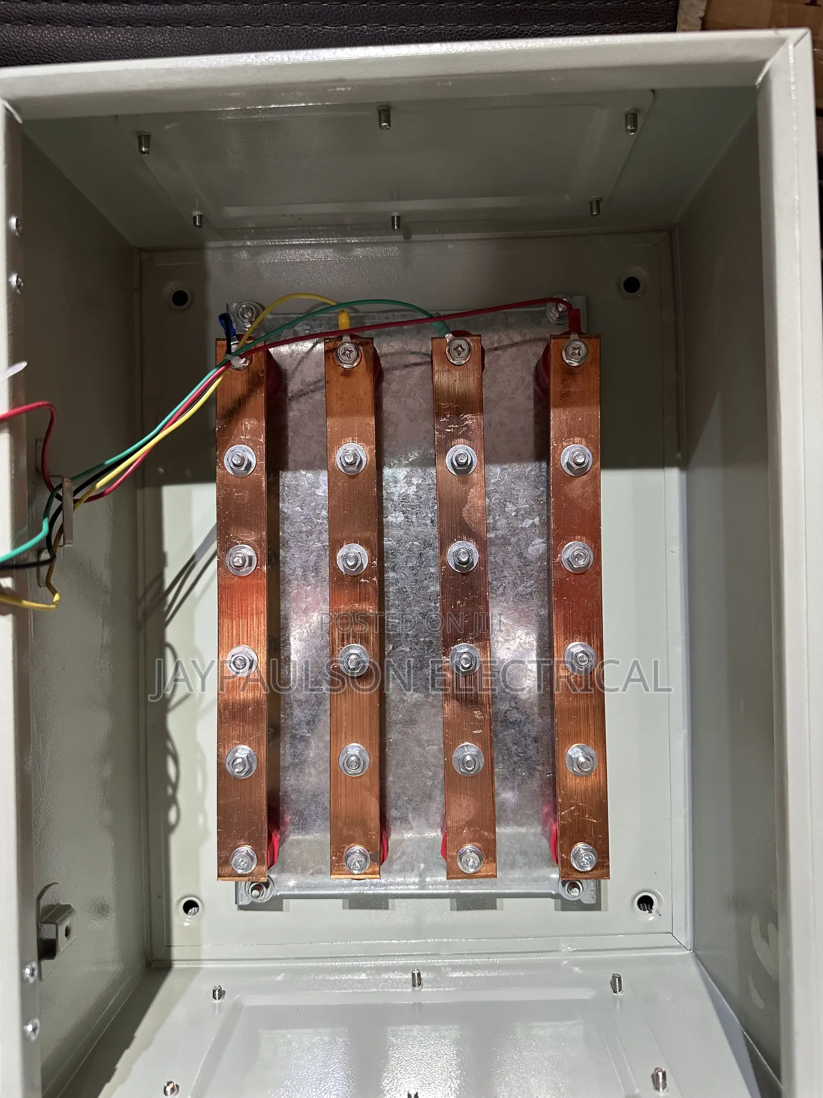 Wall Mounting Enclosure 400Amps