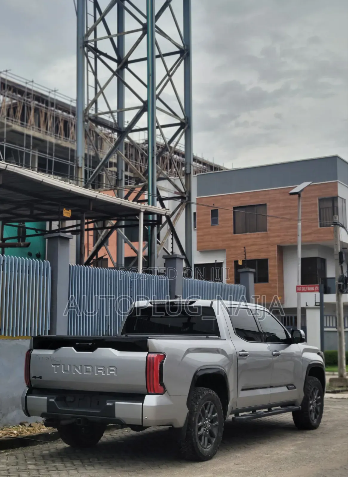 Toyota Tundra 2023 Silver