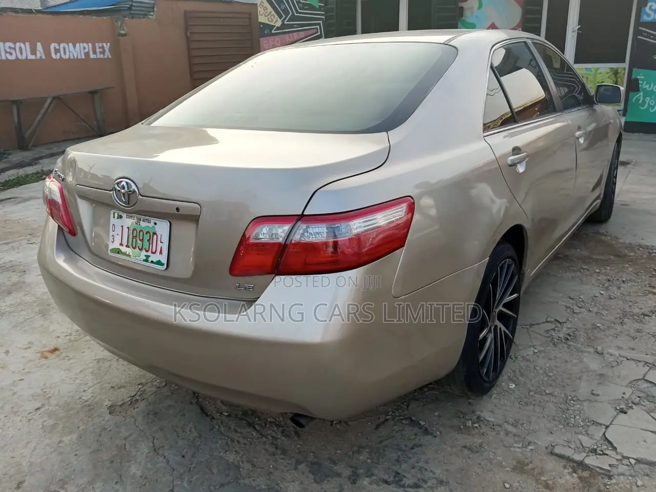 Toyota Camry 2008 Gold