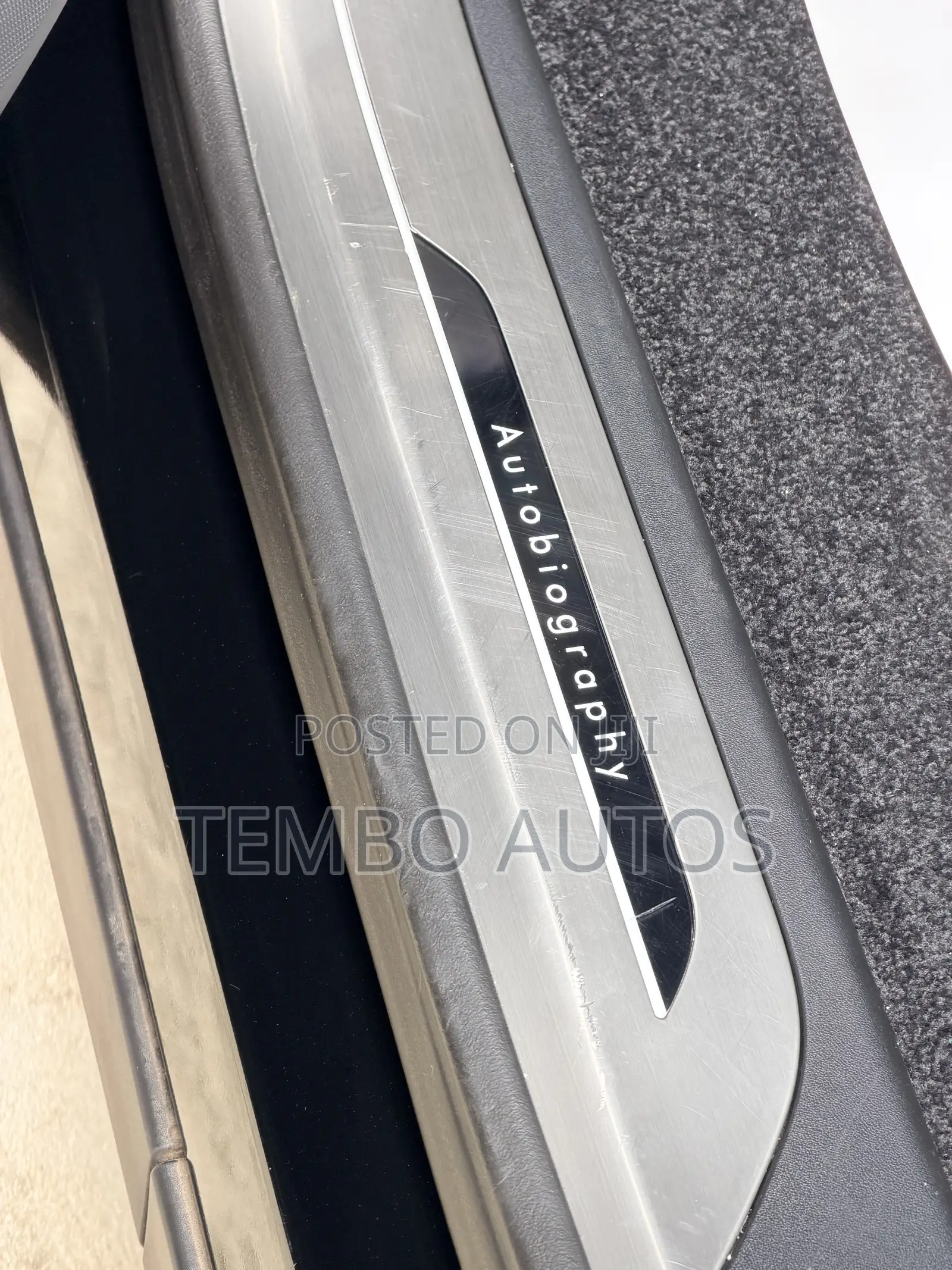 Land Rover Range Rover Vogue 2023 Black