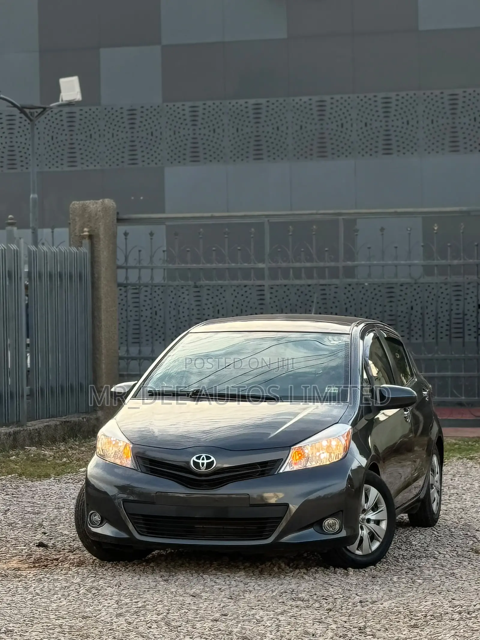 Toyota Yaris 2013 Gray
