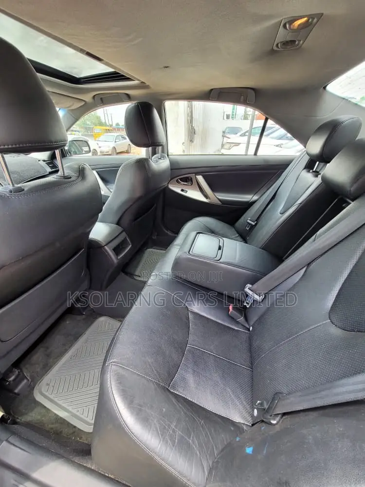 Toyota Camry SE V6 4dr Sedan (3.5L 6cyl 6AM) 2010 Gray