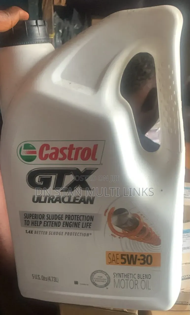 Castrol GTX Ultraclean SAE 5w-30 Motor Oil.